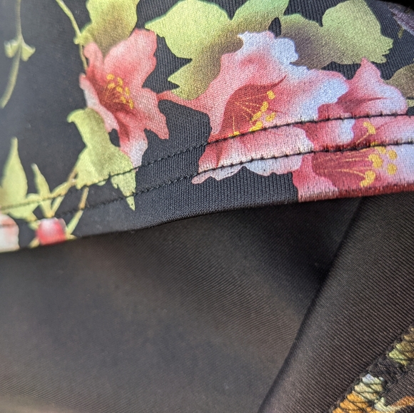 Charlotte Russe Off the Shoulder Floral Crop Top - Picture 3 of 4